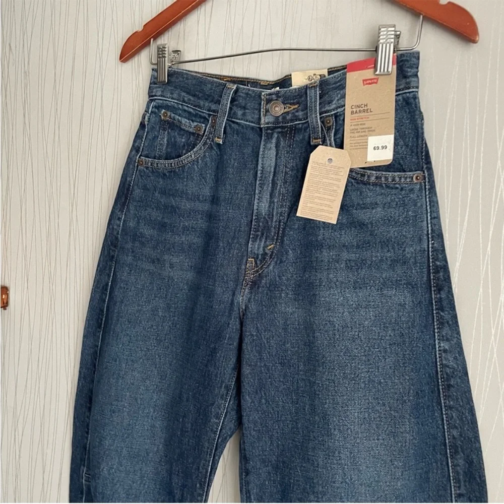 NWT Levi’s Cinch Barrel Jeans - Picture 7 of 16